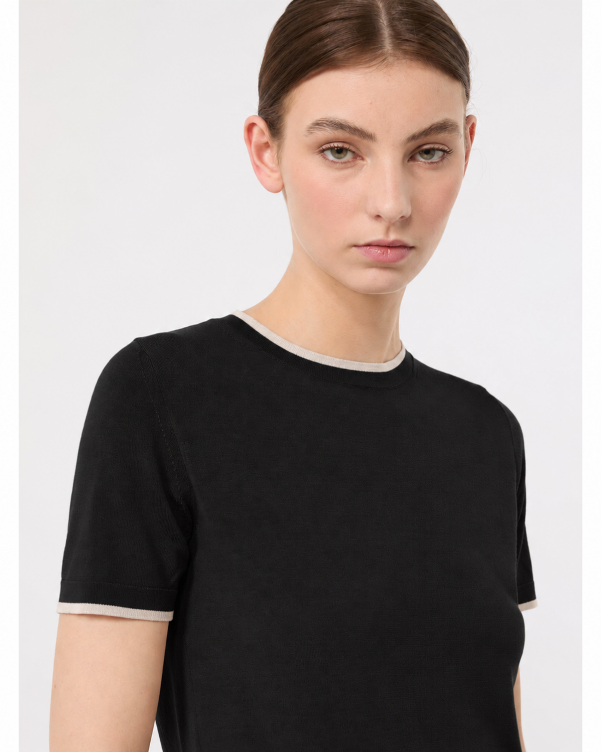 Virgin wool fine knit top Black