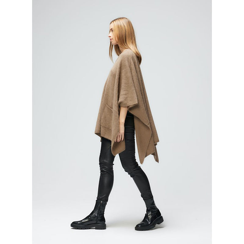 Poncho with Pockets in Bison