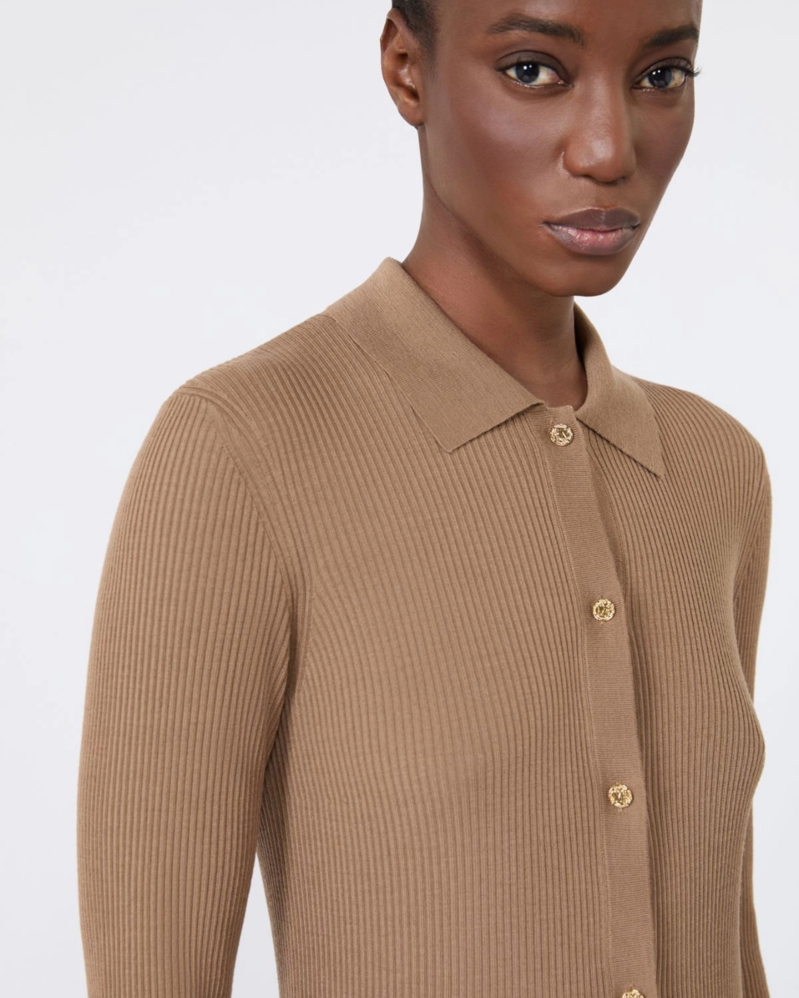 Virgin wool fine knit cardigan Beige