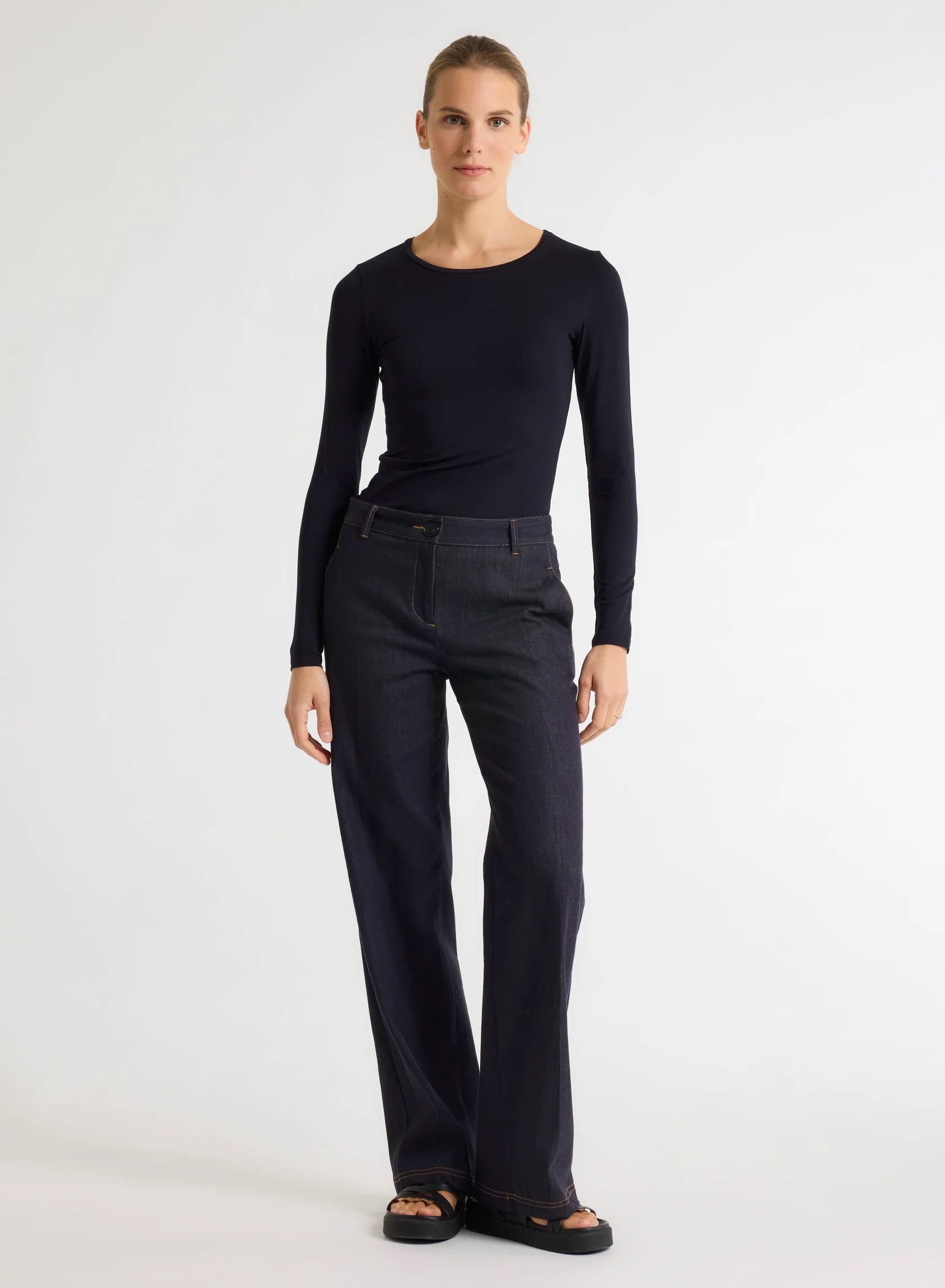 Ally Round Neck Long Sleeve T-shirt NAVY