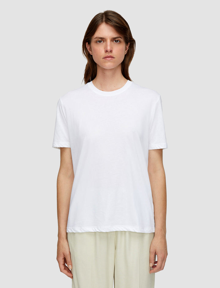 Model in white Joseph T-shirt from Christensen Coppenhagen 