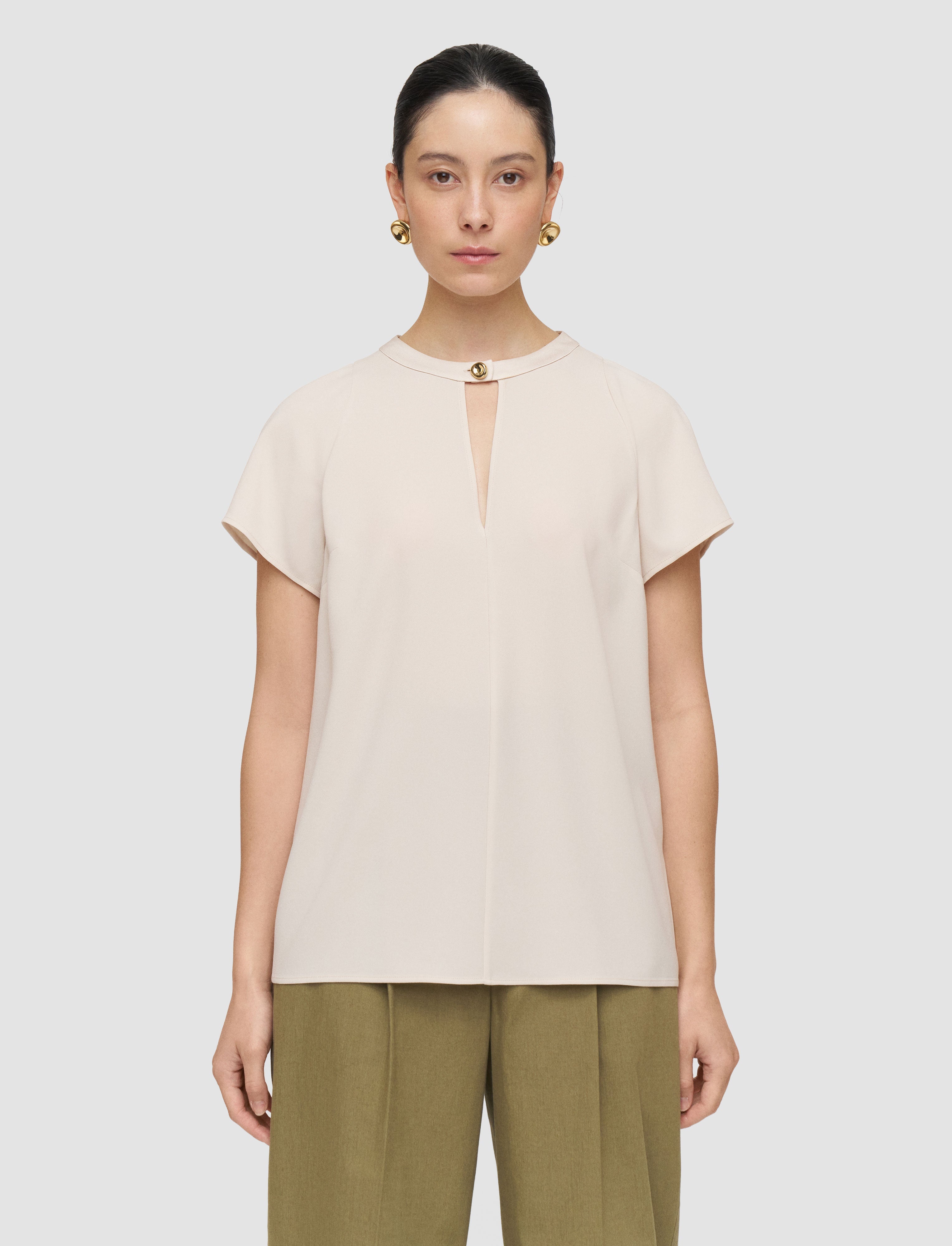 Donna Crepe Top Sandstone