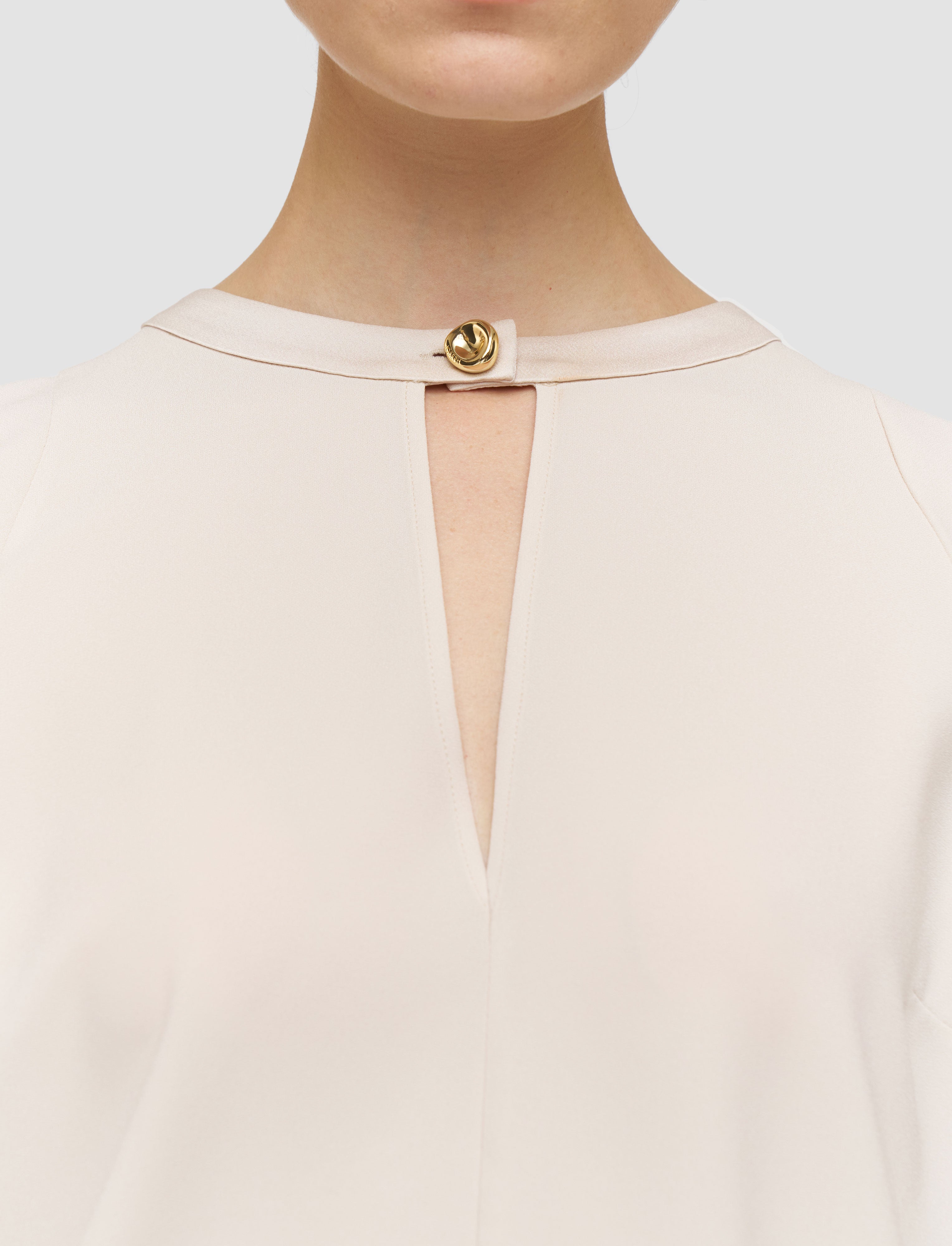 Donna Crepe Top Sandstone