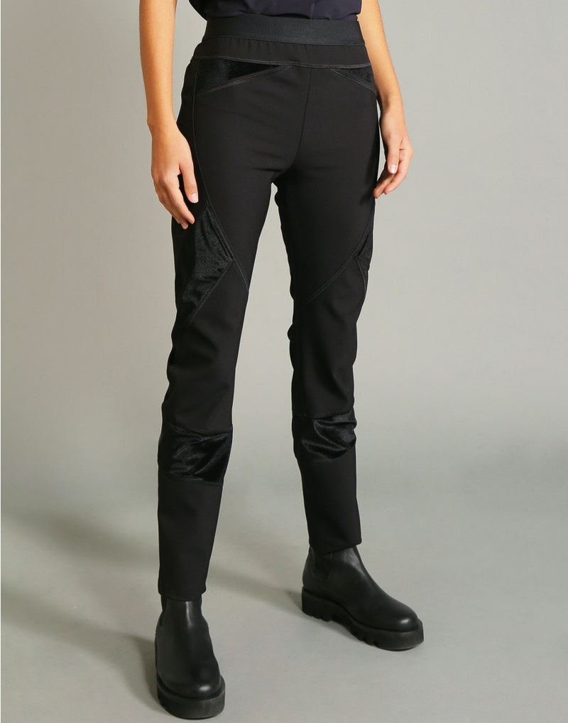 Hi-Lay-Out Pants in Black