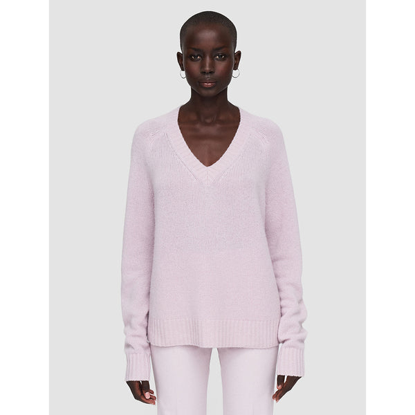 Relaxed Fit Cashmere V Neck Jumper in Sweet Pea