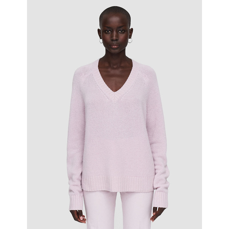 Relaxed Fit Cashmere V Neck Jumper in Sweet Pea